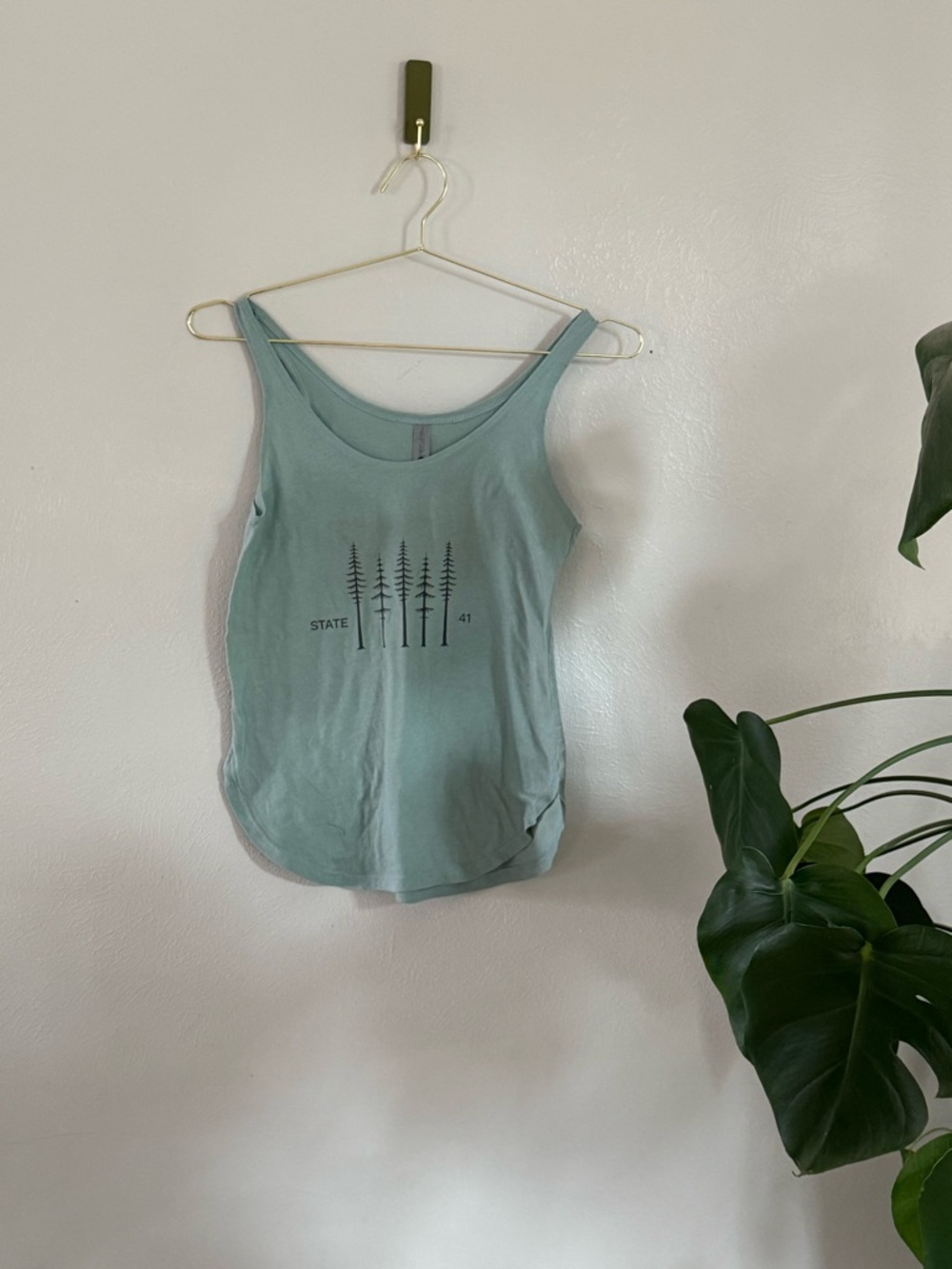 💖3 for $25 bundle💖 Women's Light Green Graphic Tank Top